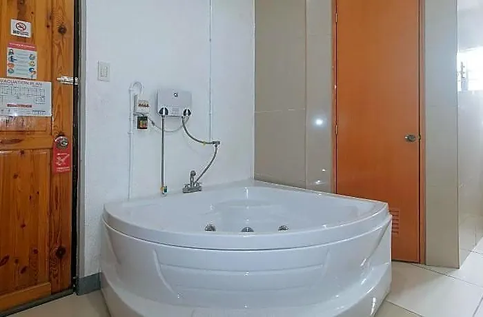 Reddoorz Near Tambo Paranaque Hotel
