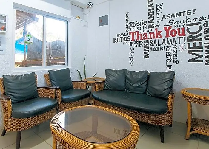 Hotel Reddoorz Near Tambo Paranaque *